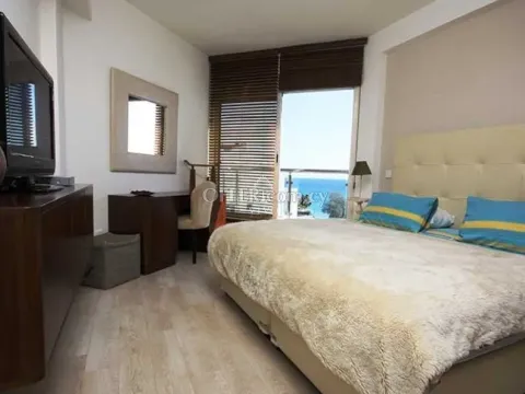 BEAUTIFUL 2 BEDROOMS APARTMENT ON THE BEACH! - Main Photo