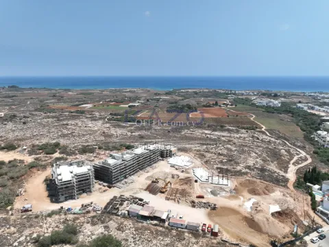 Modern Apartment with Pool in Central Paralimni Area - 4
