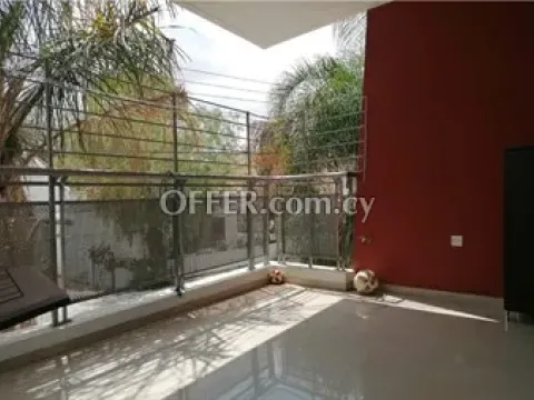 Cozy 2 Bedroom Apartment Available  Walking Distance To The University - Main Photo