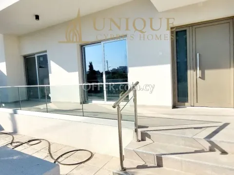 Modern Two Bedroom Apartment in Central Paphos - Main Photo