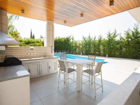 Spacious Four Bedroom Villa in Agios Tychonas - Main Photo