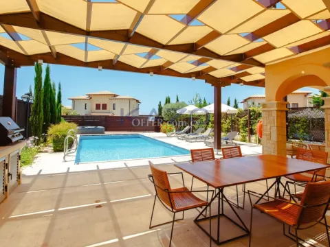 Spacious Villa with Pool in Scenic Golf Resort - 9
