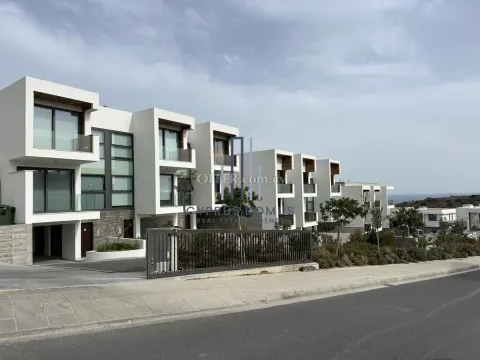 New Townhouse For Rent In Agios Tychonas Area.