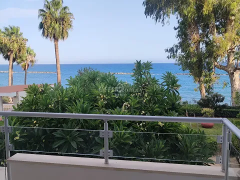 BEAUTIFUL TWO BEDROOM APARTMENT ON THE BEACH - Main Photo