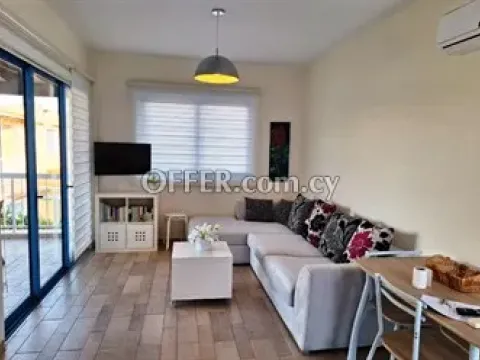  1 Bedroom apartment with sea view, just 150 metres from the sea in De - Main Photo