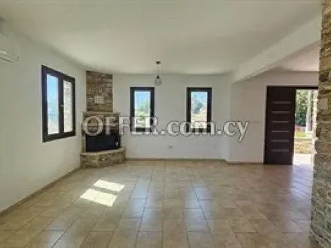 Spacious 3-Bedroom Semi-Detached House with Basement in Agia Anna, Lar - Main Photo