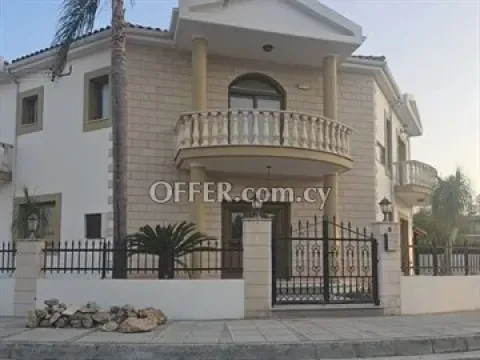 5 Bedroom House  In Kato Polemidia, Limassol - Main Photo