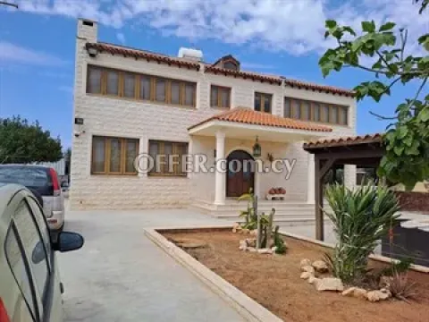 4 Bedroom House  In A Land Of 3,678, With Swimming Pool, In Pyla, Larn - Main Photo