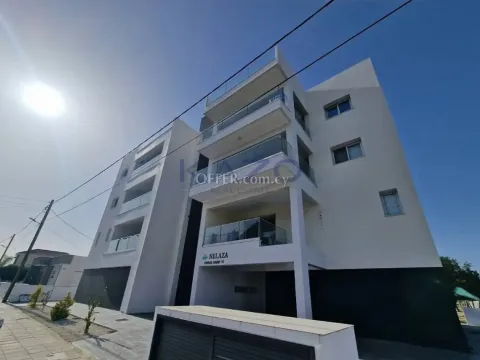 Modern Furnished 3 Bedroom Apartment in Vibrant Zakaki - Main Photo
