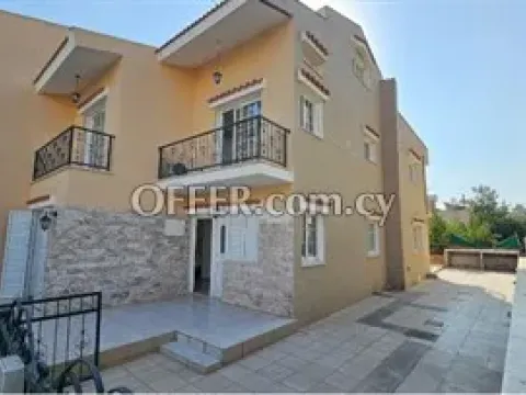 4-Bedroom Semi-Detached House with Attic  in a quiet neighborhood, clo - Main Photo