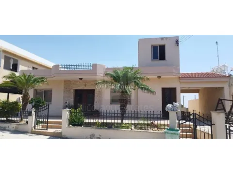 Very nice resale single story 4 bedroom detached house in Kolossi - Main Photo