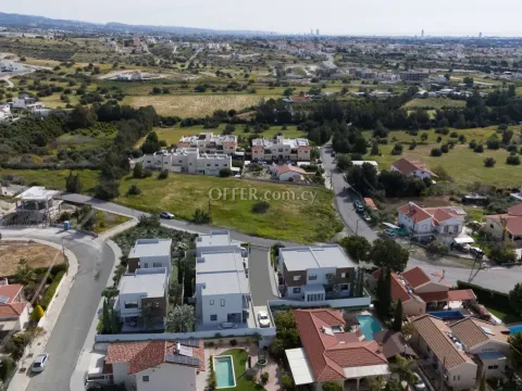 4 Bed Semi-Detached House for sale in Erimi, Limassol - Main Photo