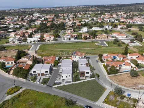 4 Bed Semi-Detached House for sale in Erimi, Limassol - Main Photo