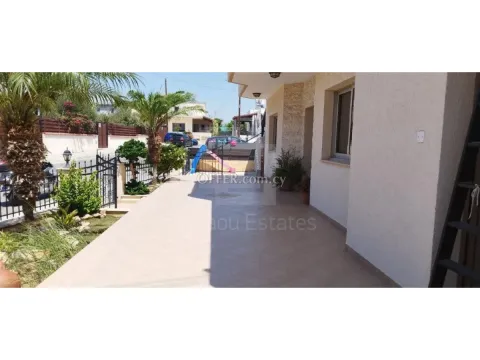 Excellent value resale single story 3 plus 1 bedrooms detached house in Kolossi - 6