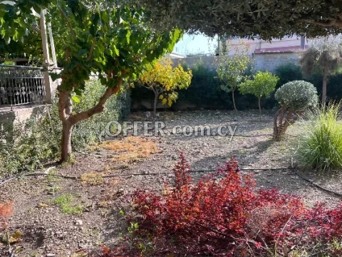 House for rent - Photo 1