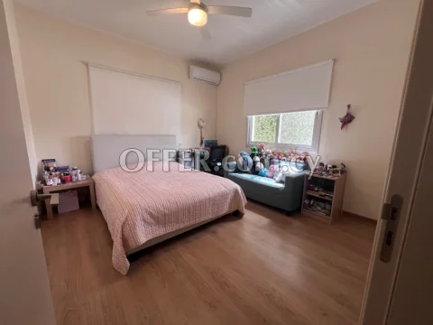 House for rent - Photo 2