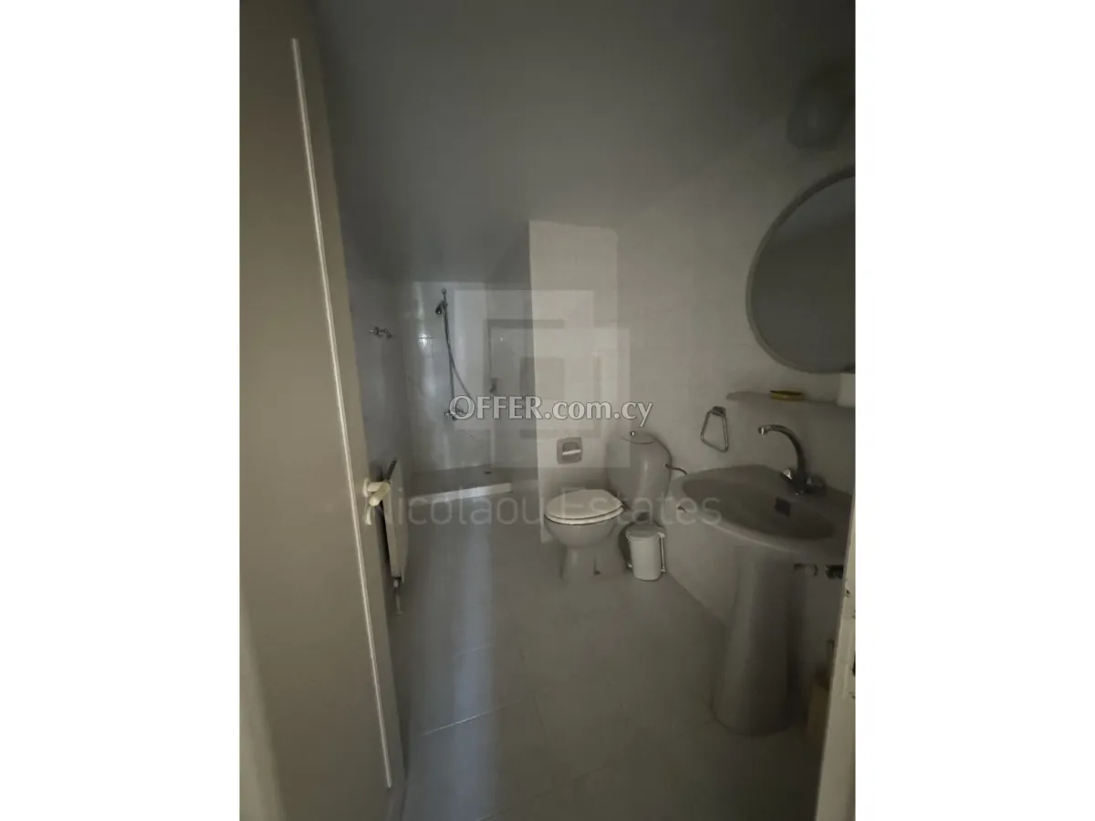 Three bedroom fully furnished apartment for rent in Agioi Omologites area Nicosia - 7