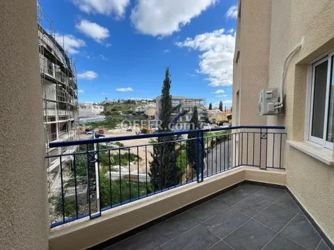 One Bedroom Apartment with Extra Room, communal Pool in Peaceful Tombs of the Kings - 2