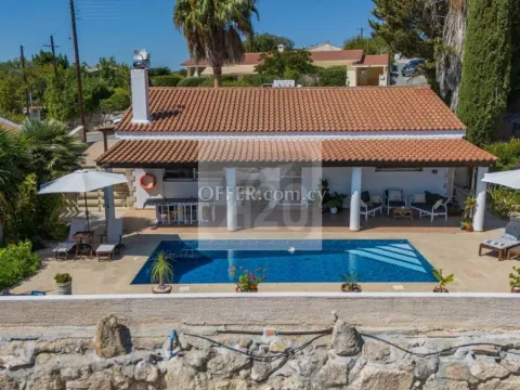 Bungalow in Polemi - Main Photo