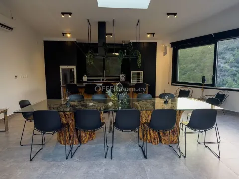 6 BEDROOM VILLA IN LOUVARAS - 7