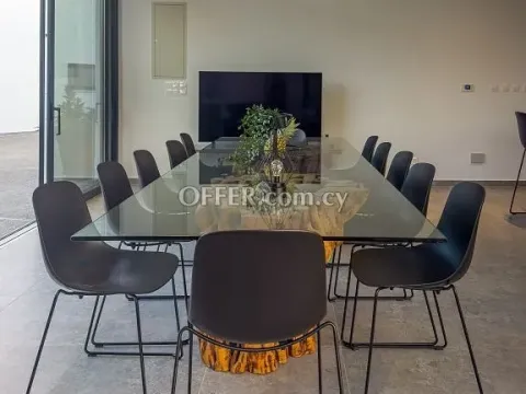 6 BEDROOM VILLA IN LOUVARAS - 6