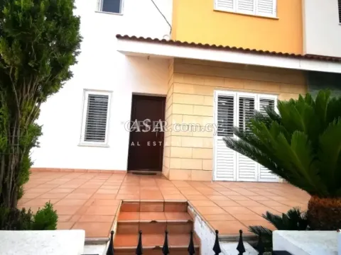 4 Bedroom house in Strovolos - Main Photo