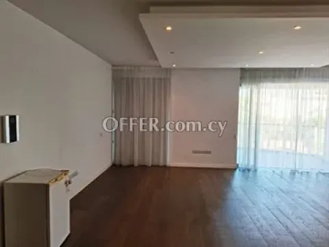 a Very Well Maintained and Spacious 3 Bedroom Apartment in a Prime Lo - Main Photo