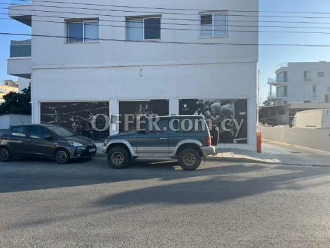 Ground floor showrooms/shops is now available for rent in Lakatamia area. - Main Photo