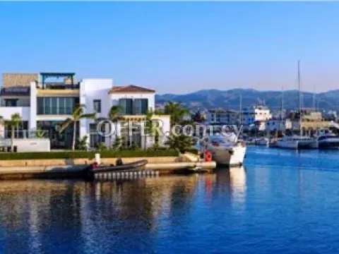 Impressive 4+2 Bedroom Villa On The Sea In Limassol - Main Photo