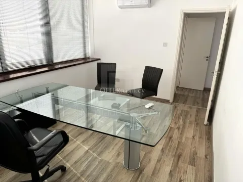 Two offices on the same floor - 9
