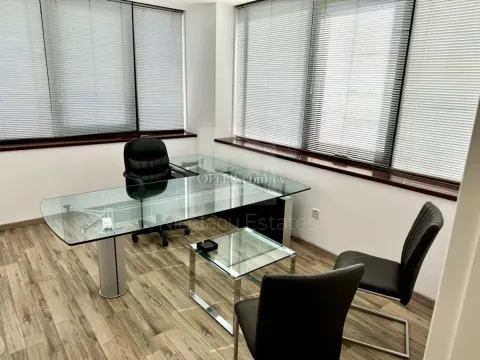 Two offices on the same floor - 8