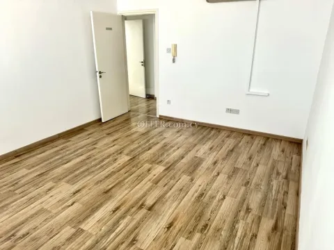 Two offices on the same floor - 5