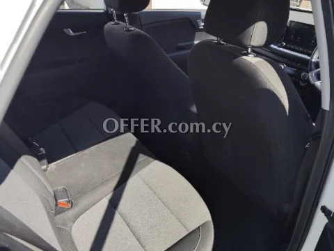 2021 KIA Stonic 1.0L Petrol Automatic SUV - Photo 2