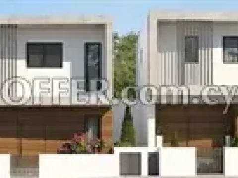 3 Bedroom House  In Geri - Penhill area - Main Photo