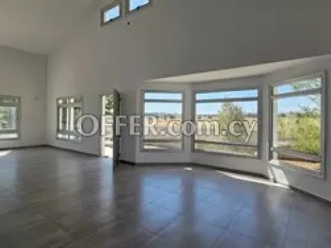 Independent 3-bedroom house with attic in excellent condition  in Peri - Main Photo