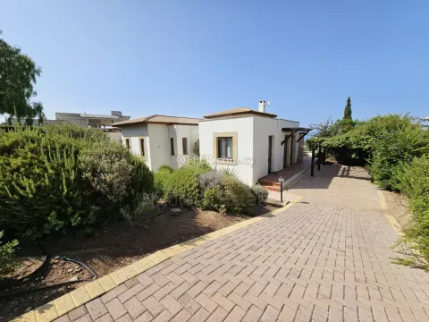 Detached 4 bedroom villa for sale in Aphrodite hills - 10