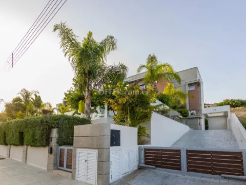 Luxurious Fully Furnished Three Bedroom Home in Quiet Mouttagiaka - 12