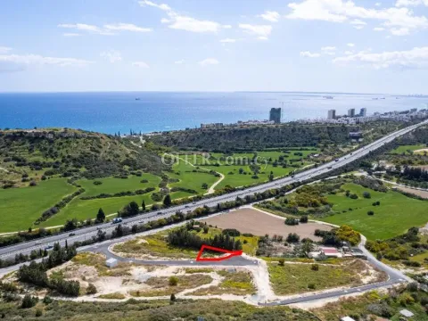 Residential plot under division in Agios Tychonas Limassol - 2