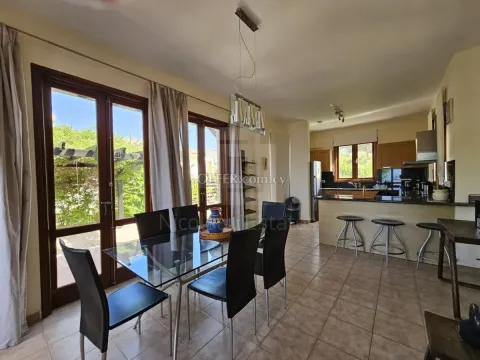 Detached 4 bedroom villa for sale in Aphrodite hills - 9