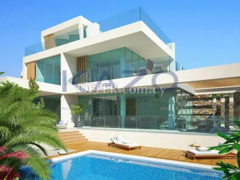 Spacious Four Bedroom Villa in Prestigious Golf Area - 2