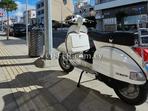 Vespa PX 150 - Main Photo