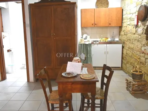 8-bedroom Village House 355 sqm in Anogyra - 5