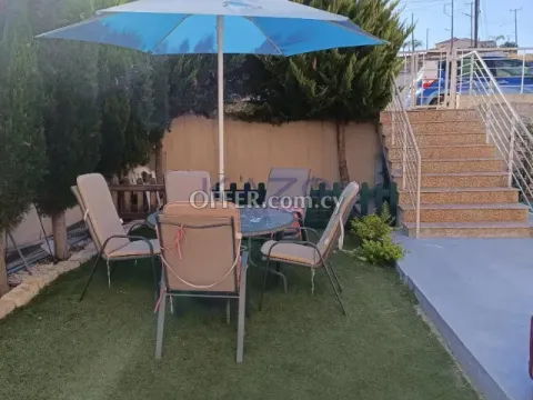 Spacious Detached House with Pool in Green Moni - 3