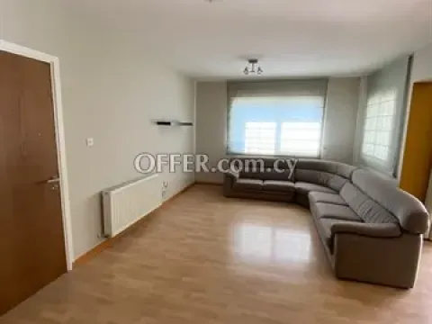 Spacious 3 Bedroom Apartment  In Prime Location In Aglantzia - Main Photo