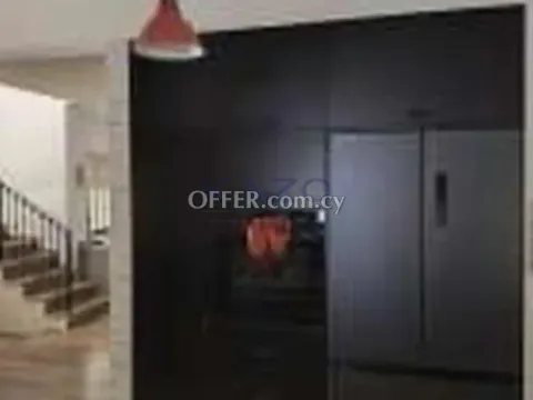 Spacious Detached House with Pool in Green Moni - 9