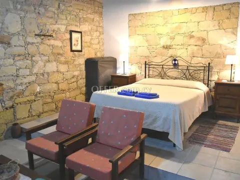 8-bedroom Village House 355 sqm in Anogyra - 7