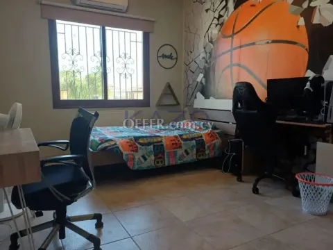 Spacious Detached House with Pool in Green Moni - 6