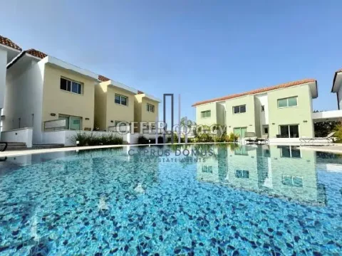 New Townhouse with Swimming Pool For Sale in Erimi area. - Main Photo
