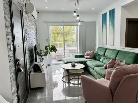 Buy a 3bd upper house for the price of a 2bd apartment - Main Photo