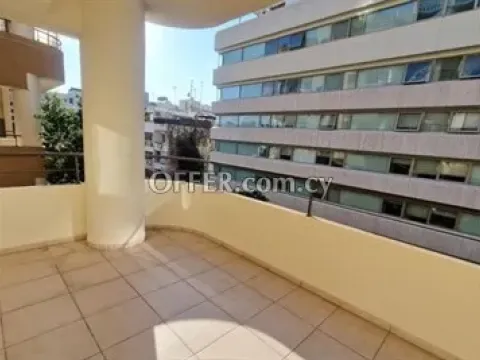 3 Bedroom Apartment  In The City Center - Main Photo